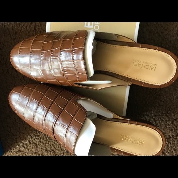 Michael Kors - Picture 2 of 8